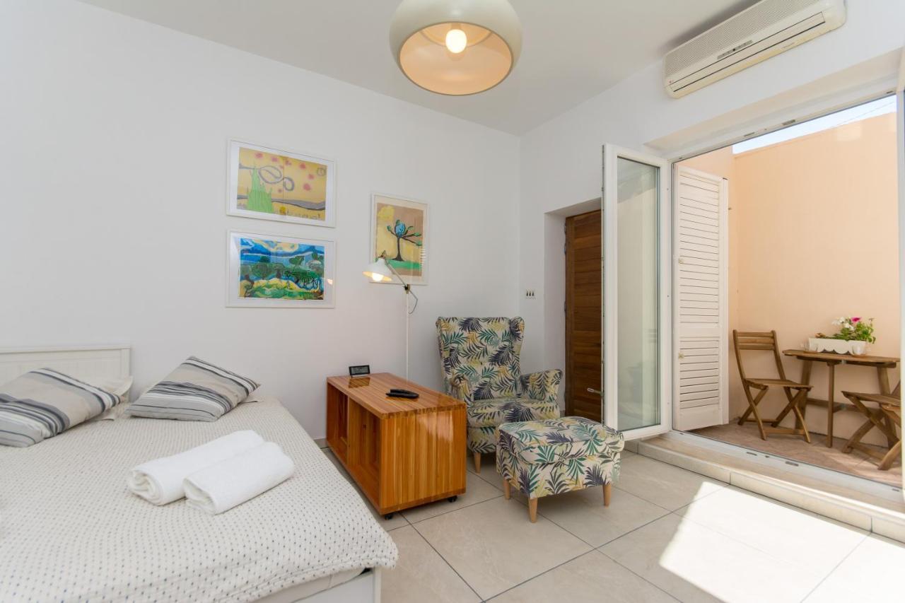 Bura Studio Apartman *