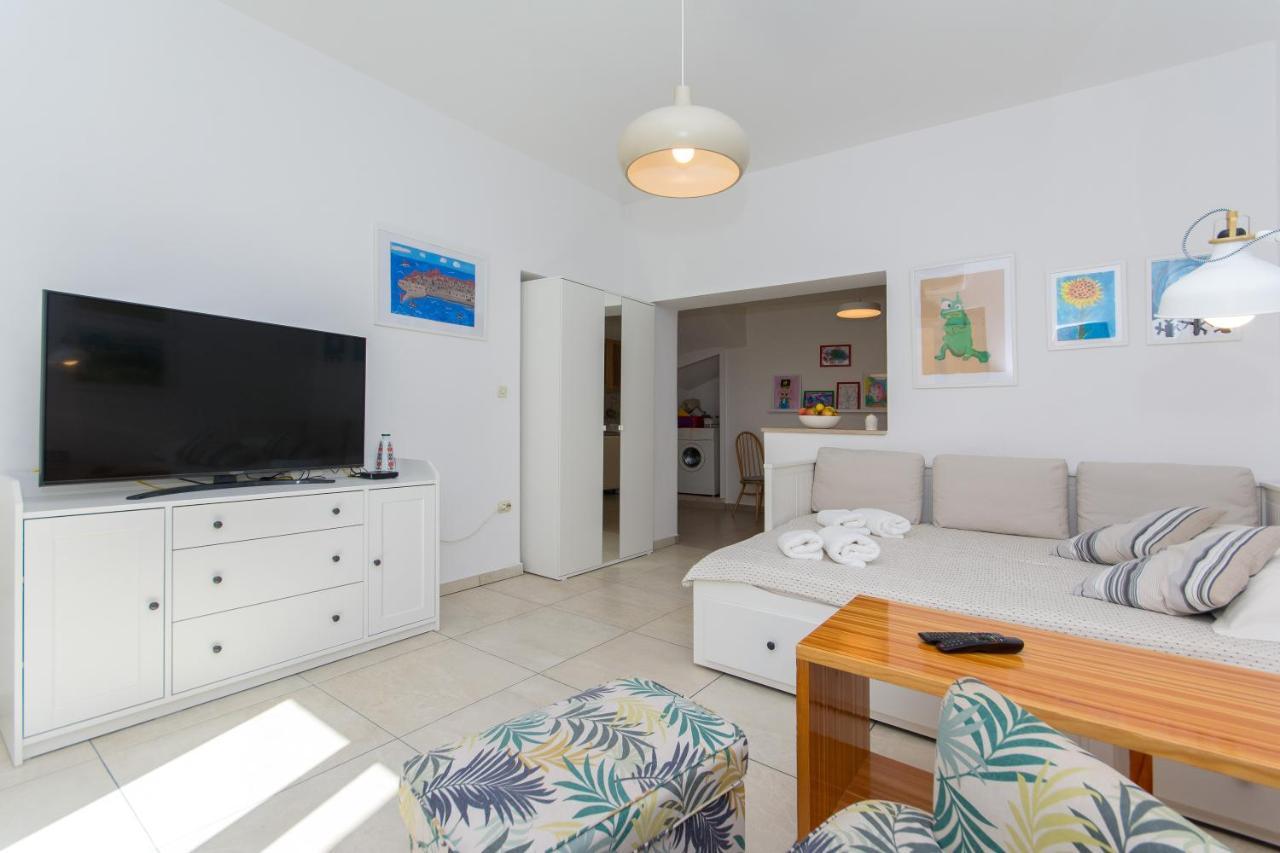 Bura Studio Apartman Apartment *